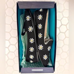 C. Wonder Black Daisy Loafers 7.5 NIB